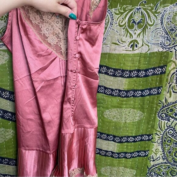 Rare Y2K Victoria’s Secret Satin and Lace Pink Romper Size Small - Picture 5 of 15